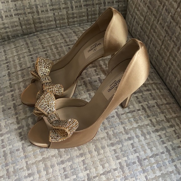 Valentino Crystal Bow Heels - Picture 4 of 7